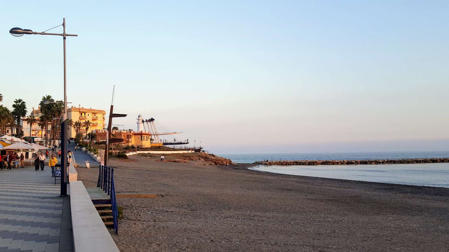 Gran terraza, vistas al mar y piscina!