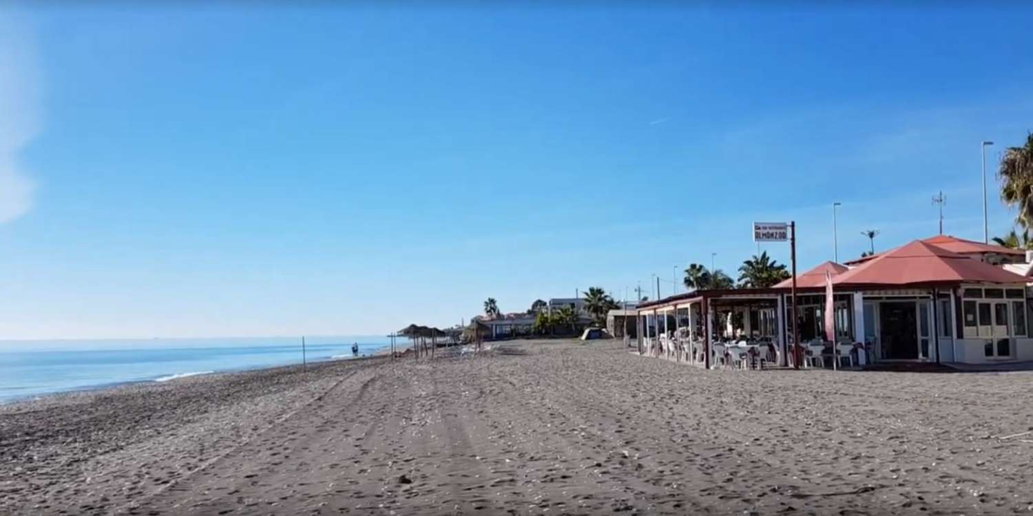 Gran terraza, vistas al mar y piscina!