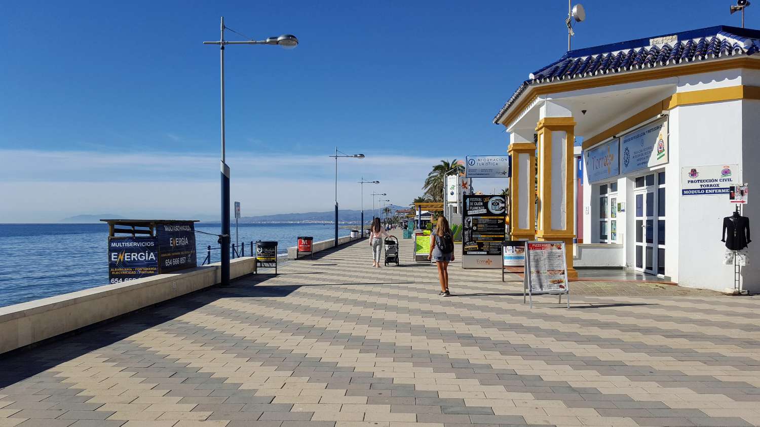 Gran terraza, vistas al mar y piscina!