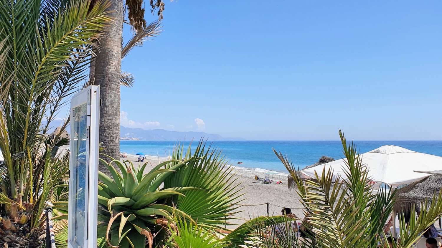 Gran terraza, vistas al mar y piscina!