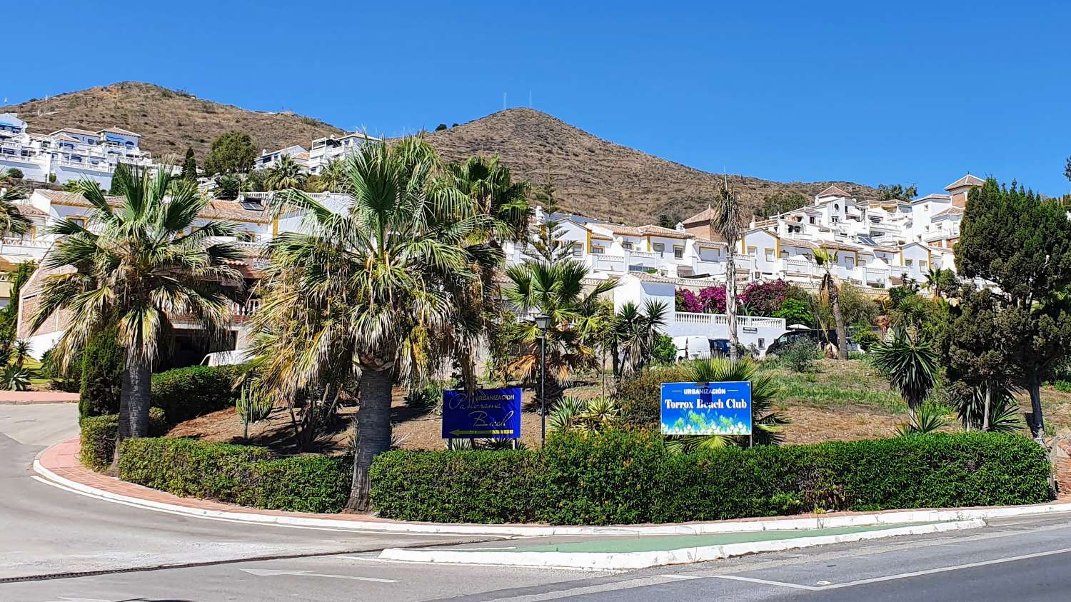 Grande terrasse, vue mer et piscine !