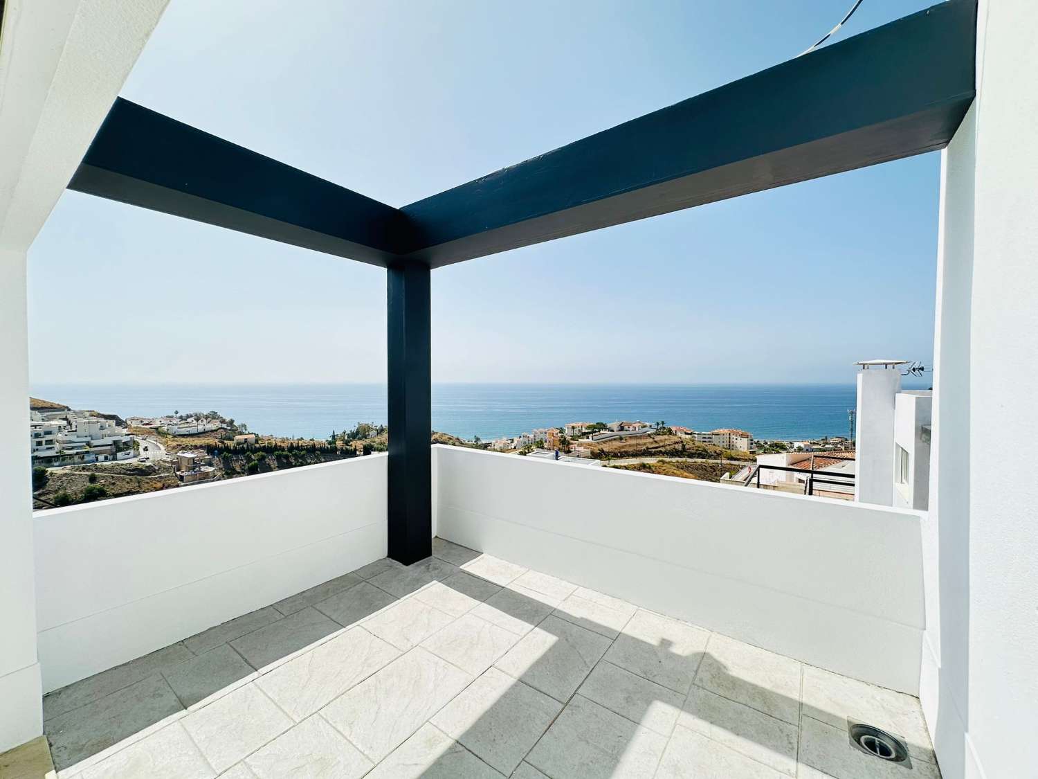 Luxury and stunning sea views!