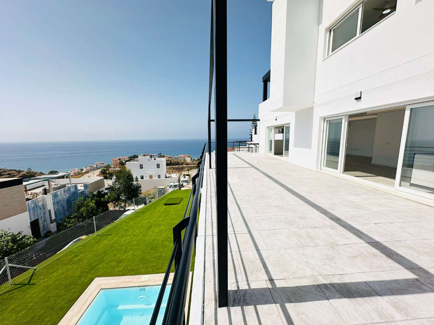 Luxury and stunning sea views!