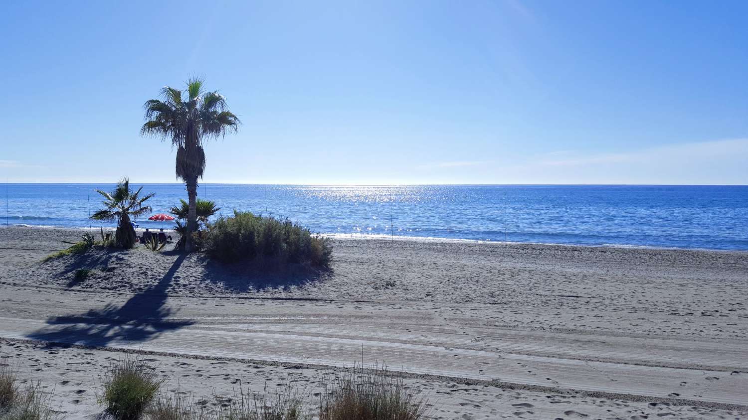 ¡Modernos apartamentos junto a la playa!