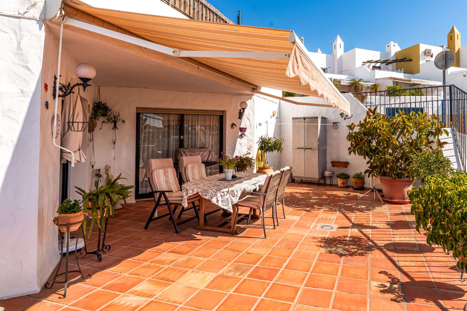 Grand appartement de coin avec terrasse ensoleillée !