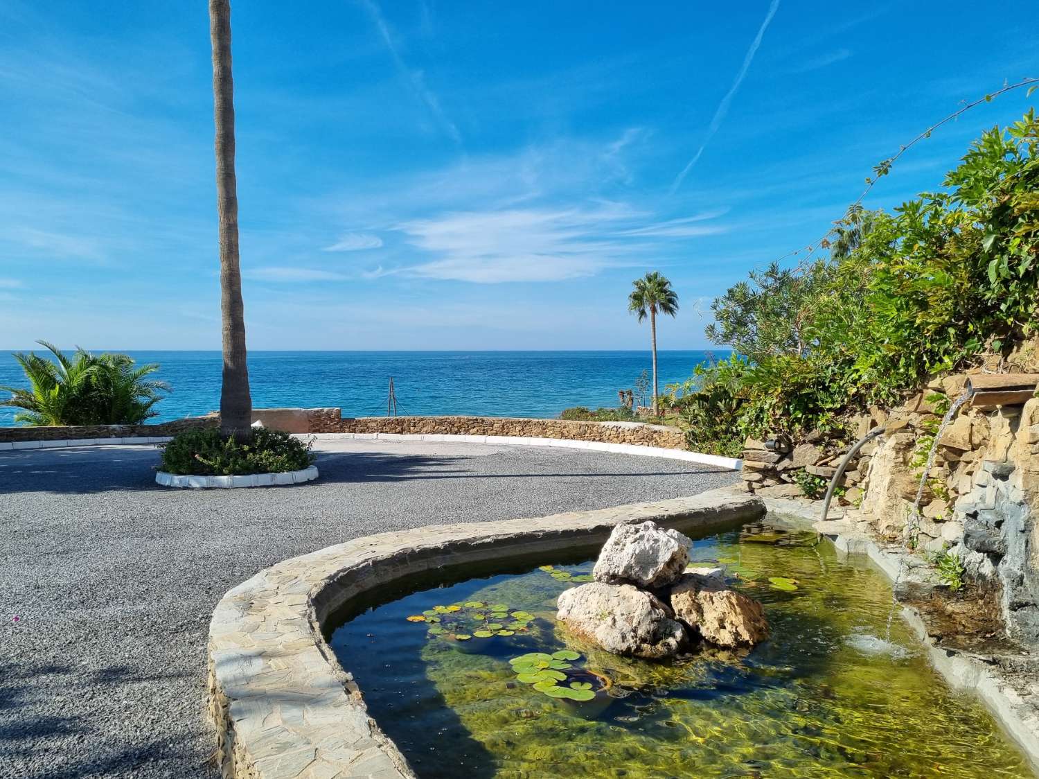 Vue panoramique sur la mer !