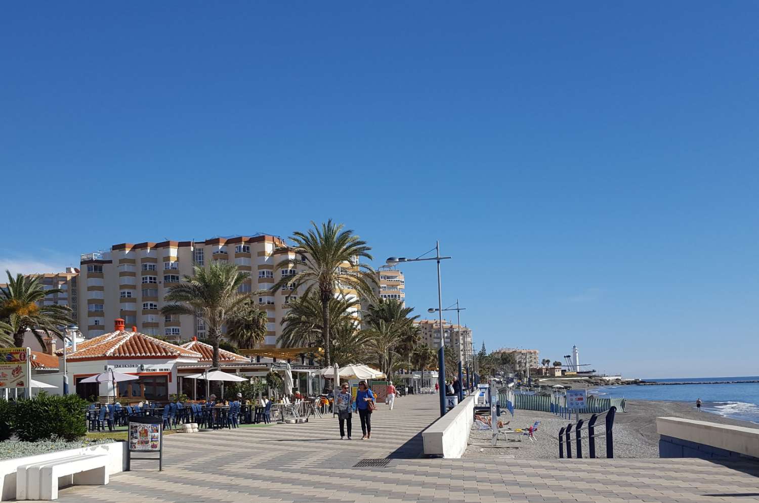 Vue panoramique sur la mer !