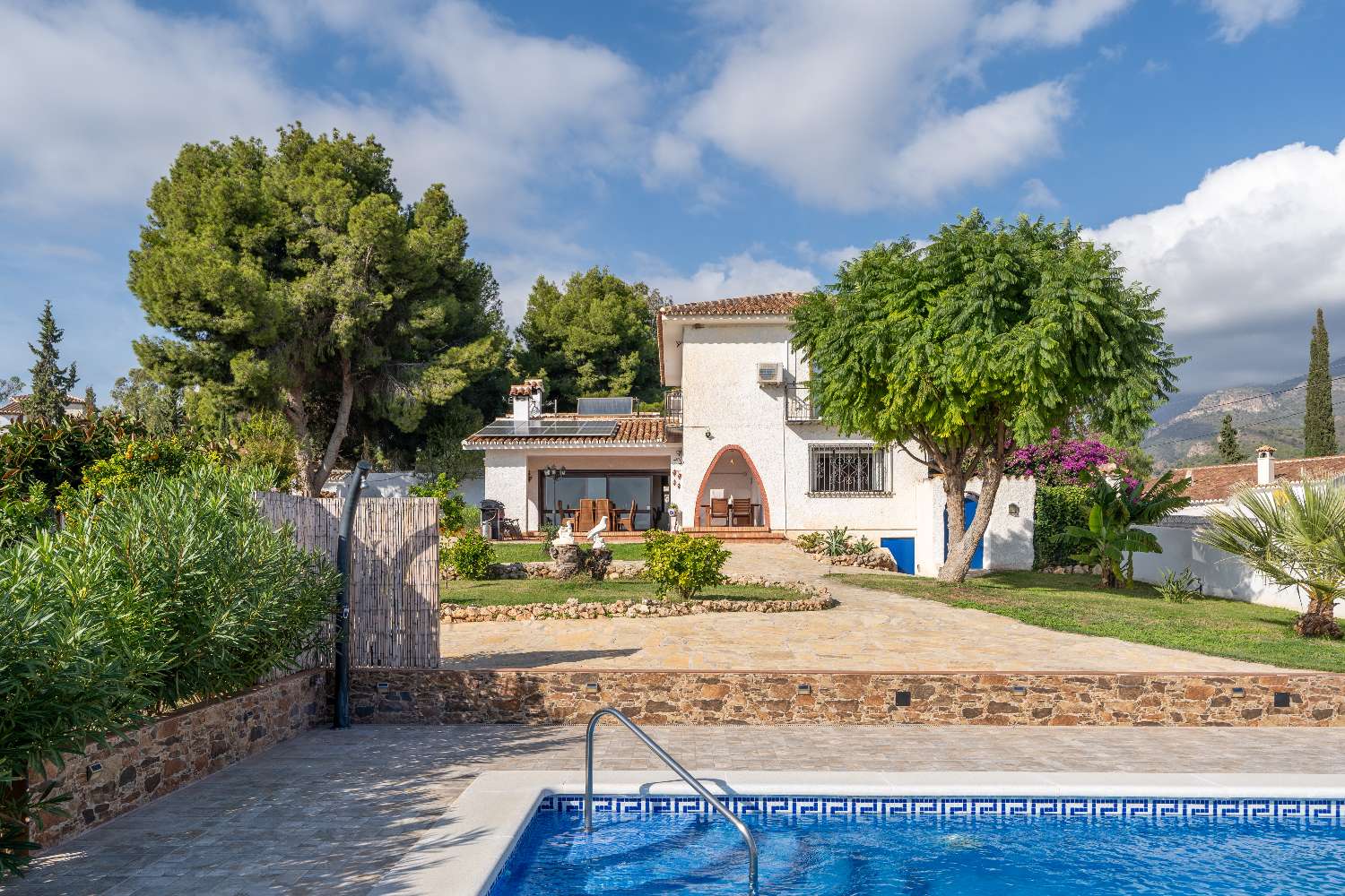 Unique villa with pool and sea view!