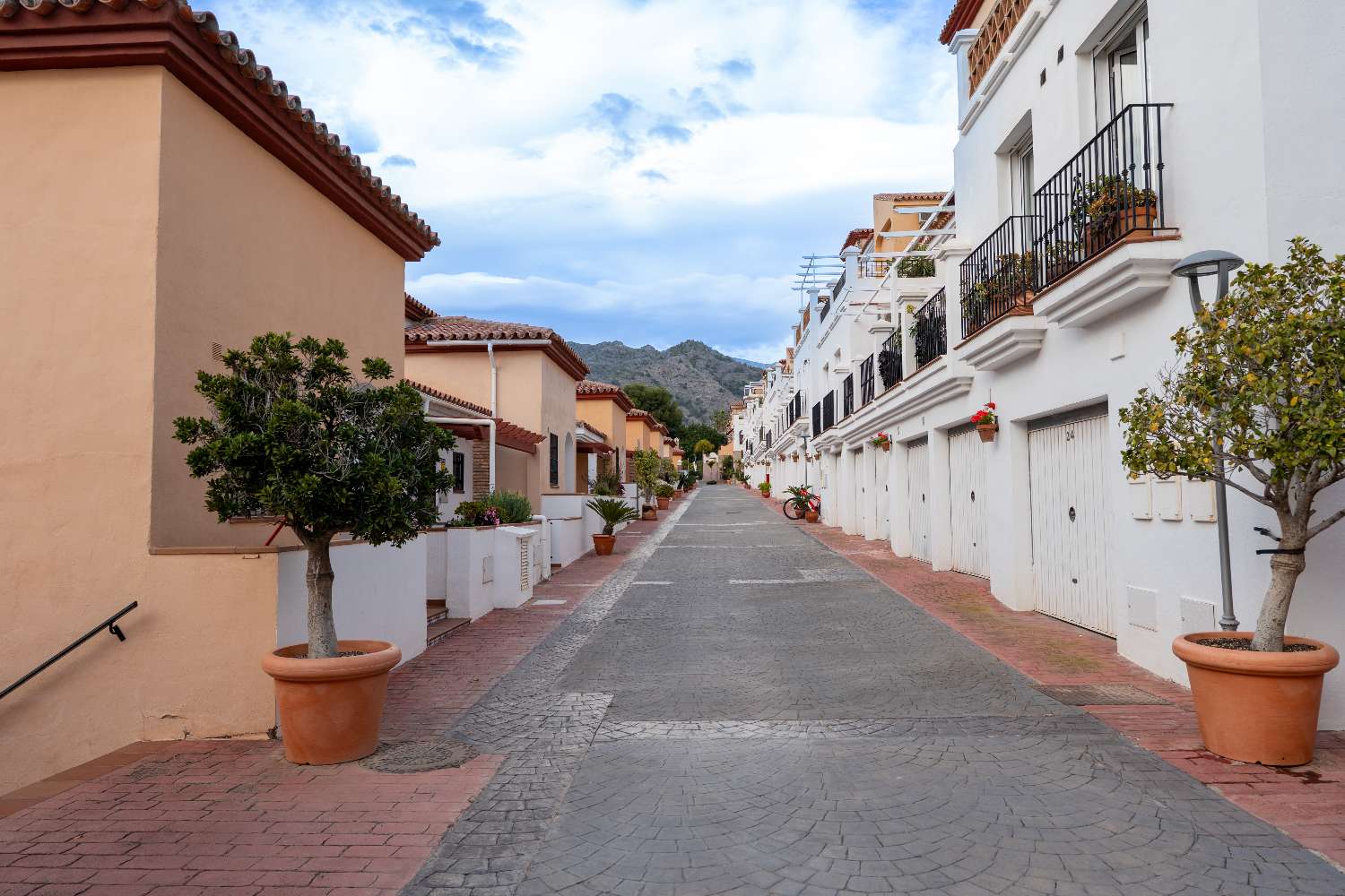 Terraced house with large terraces in Burriana, Nerja