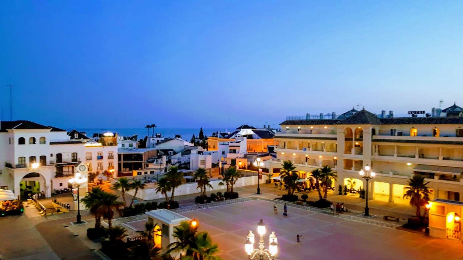 Terraced house with large terraces in Burriana, Nerja