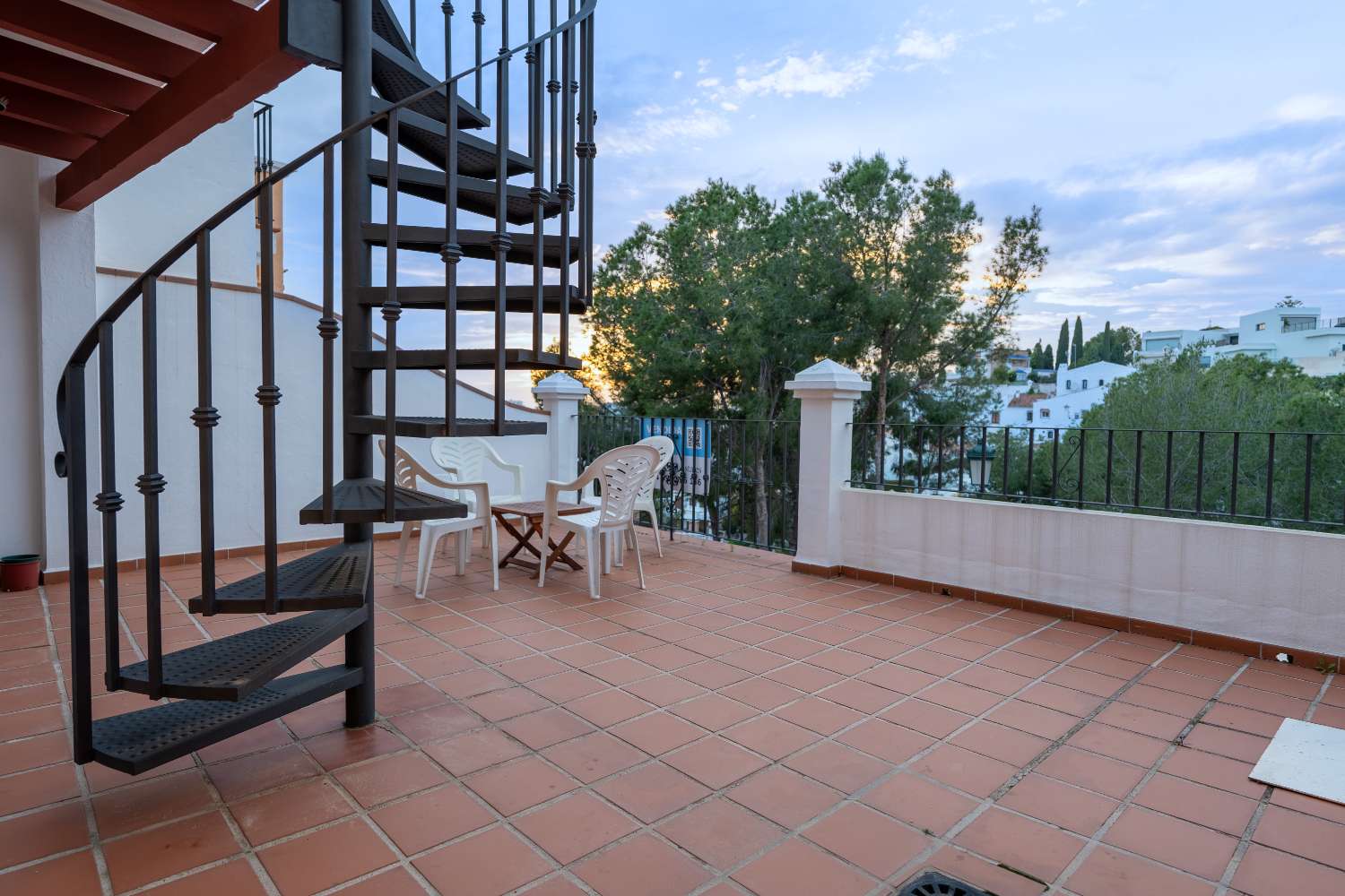 Terraced house with large terraces in Burriana, Nerja